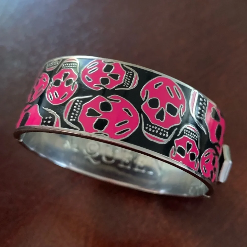 Alexander McQueen Black and Pink Skull Bangle - Picture 4 of 4